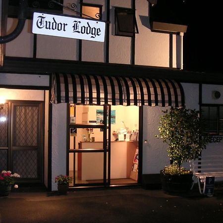 Tudor Lodge Motel Nelson Bagian luar foto