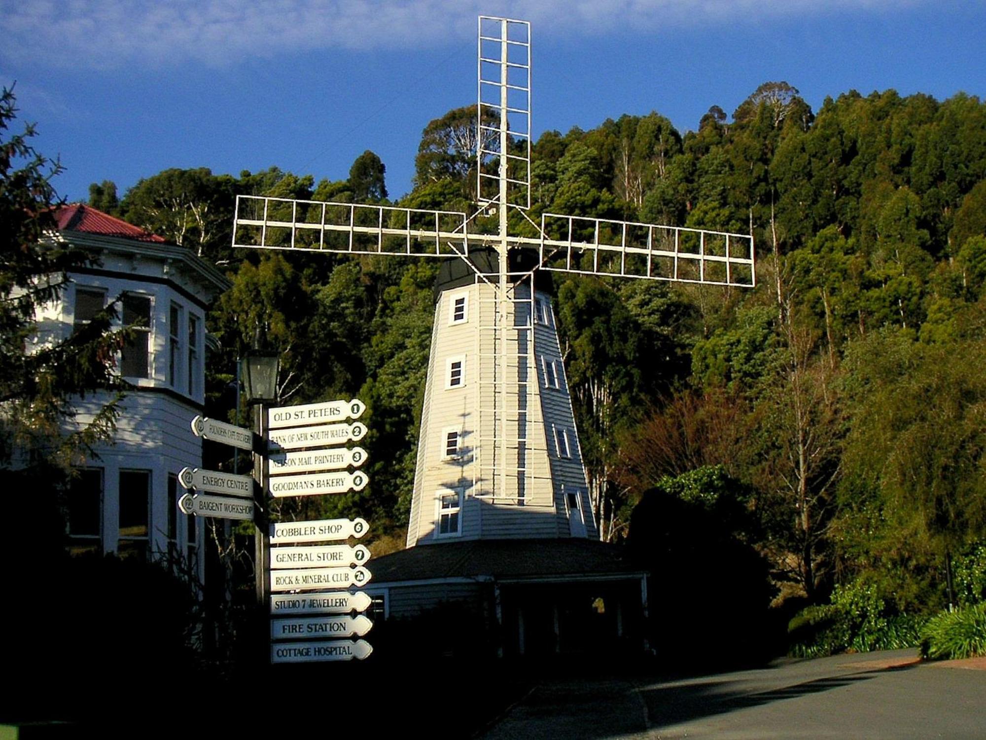 Tudor Lodge Motel Nelson Bagian luar foto