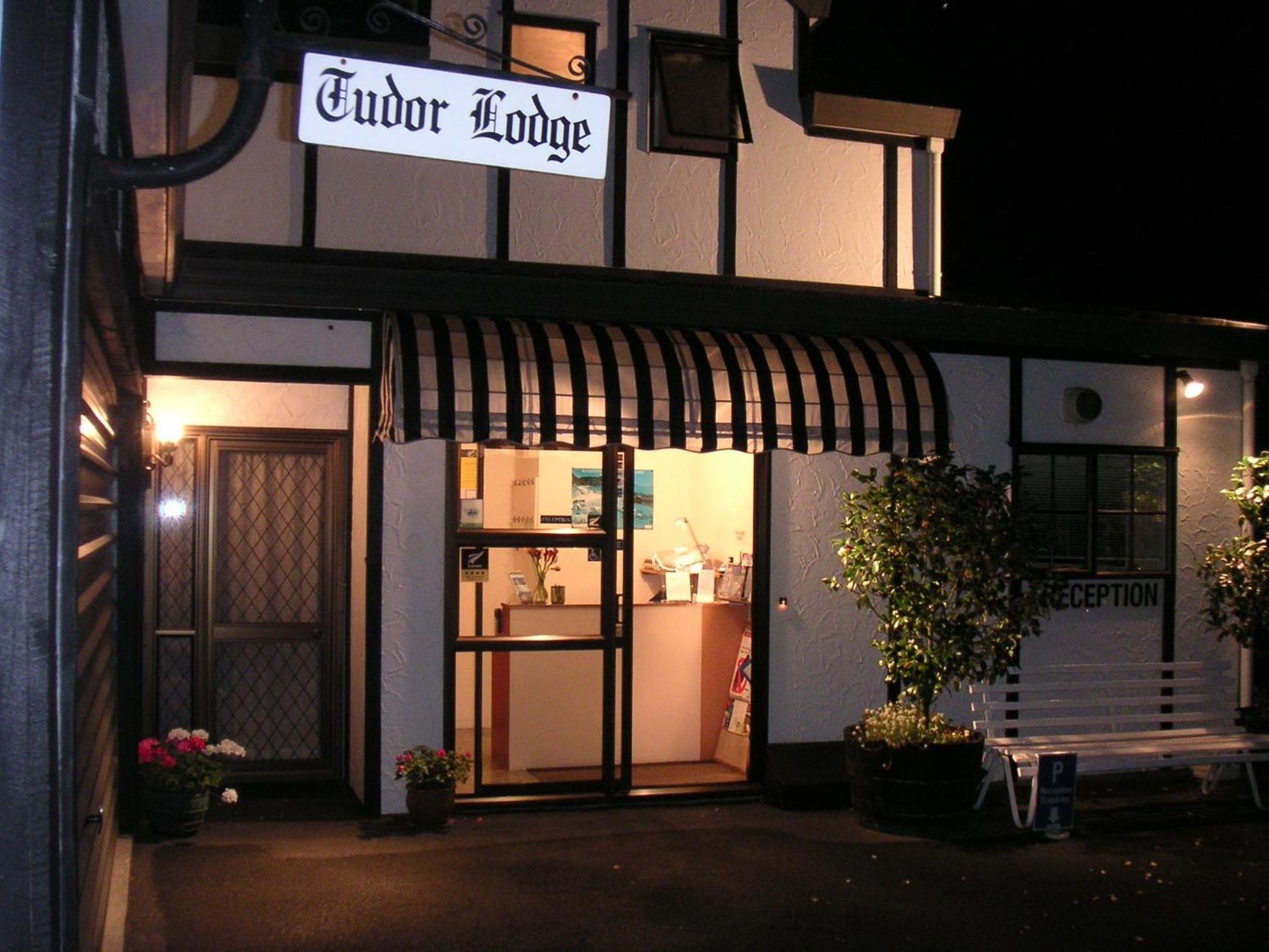Tudor Lodge Motel Nelson Bagian luar foto