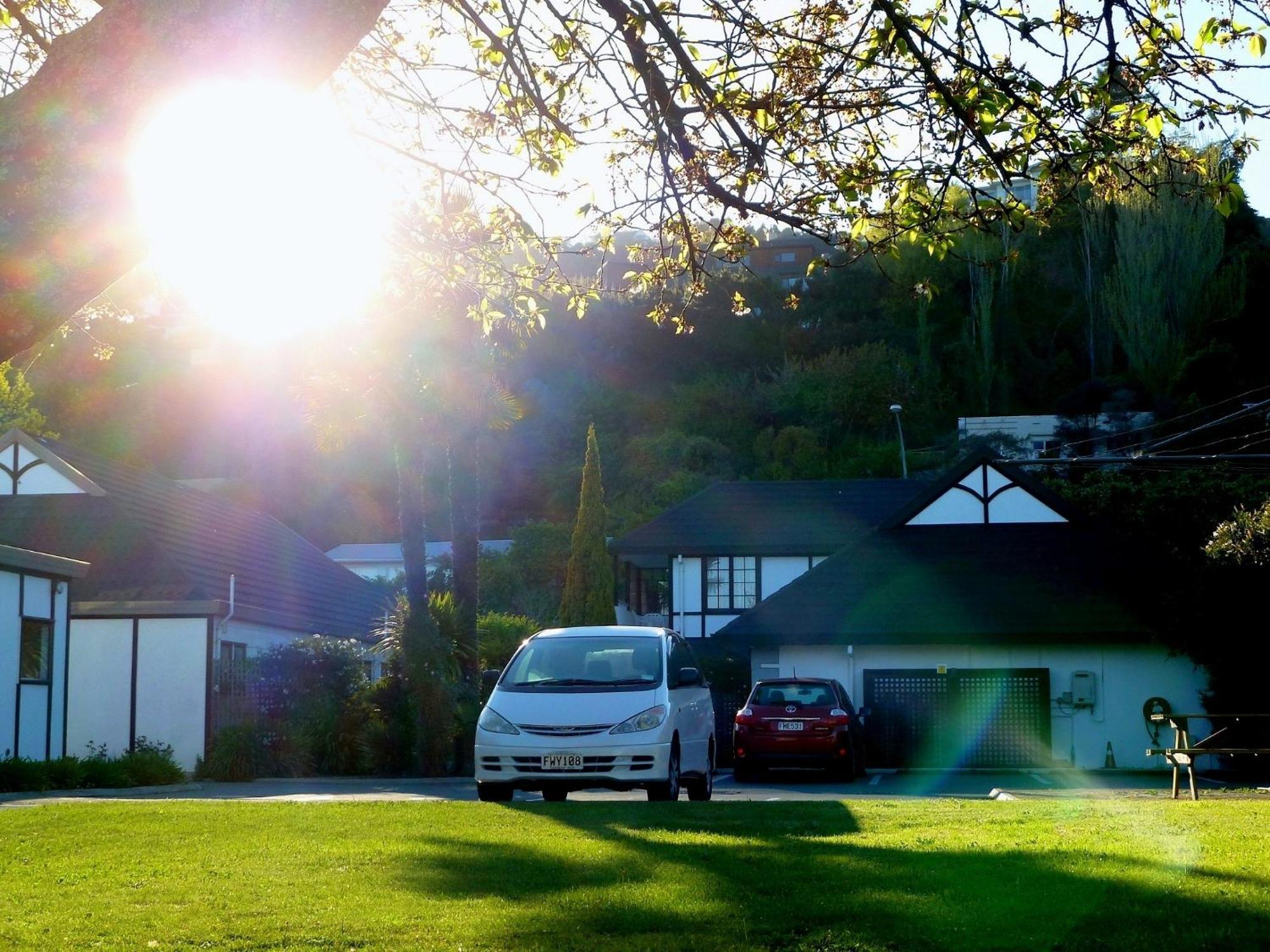 Tudor Lodge Motel Nelson Bagian luar foto