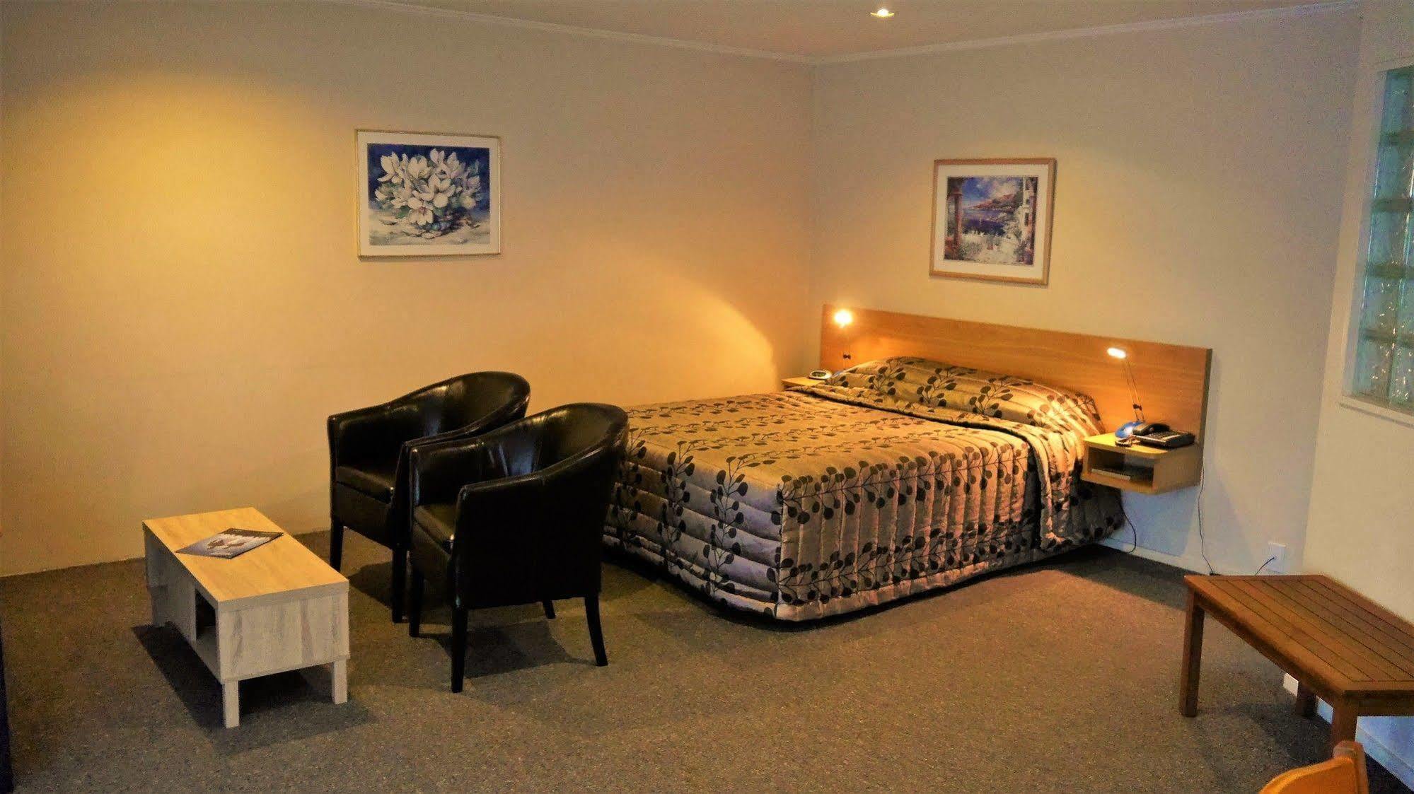 Tudor Lodge Motel Nelson Bagian luar foto