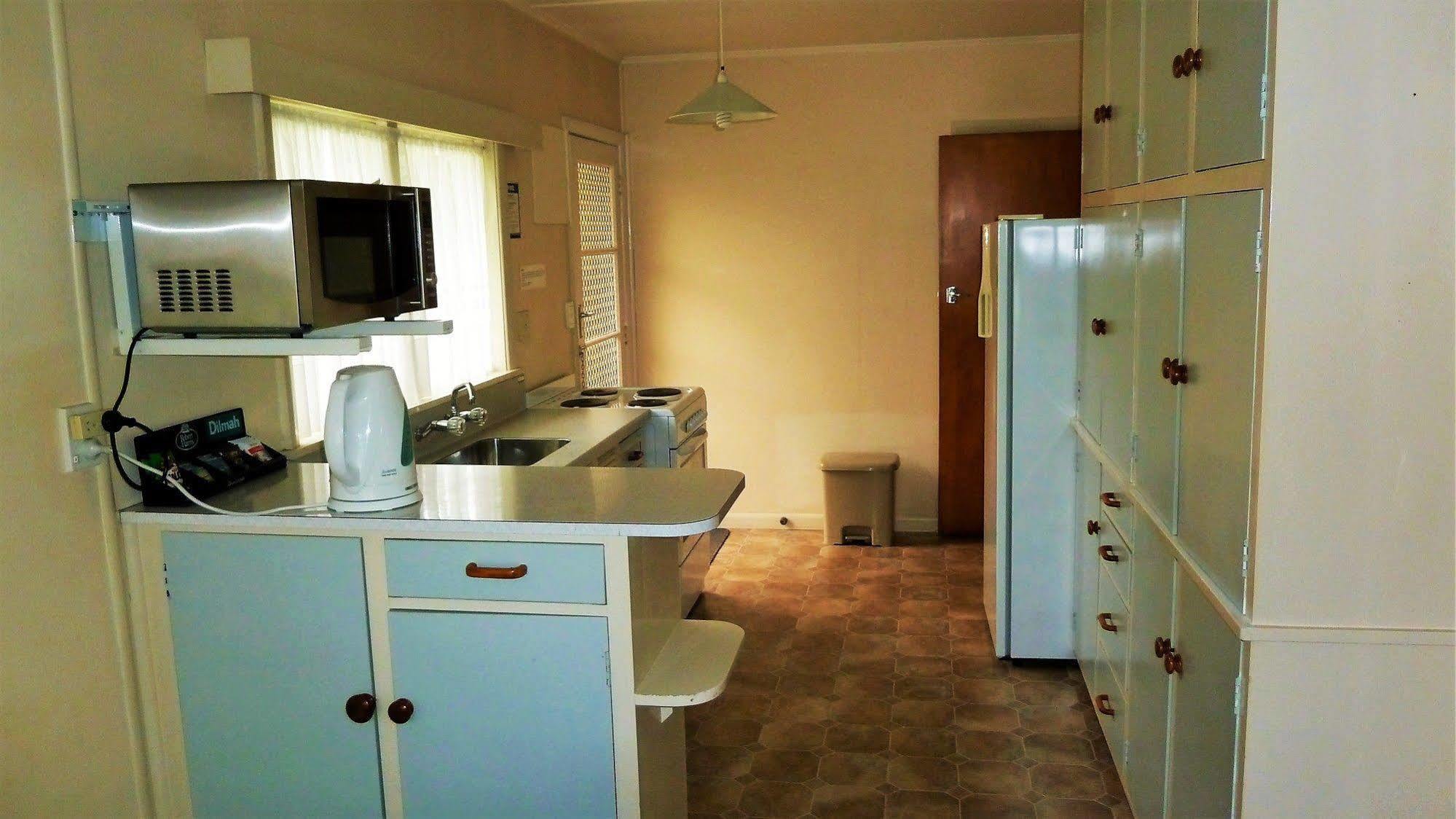 Tudor Lodge Motel Nelson Bagian luar foto