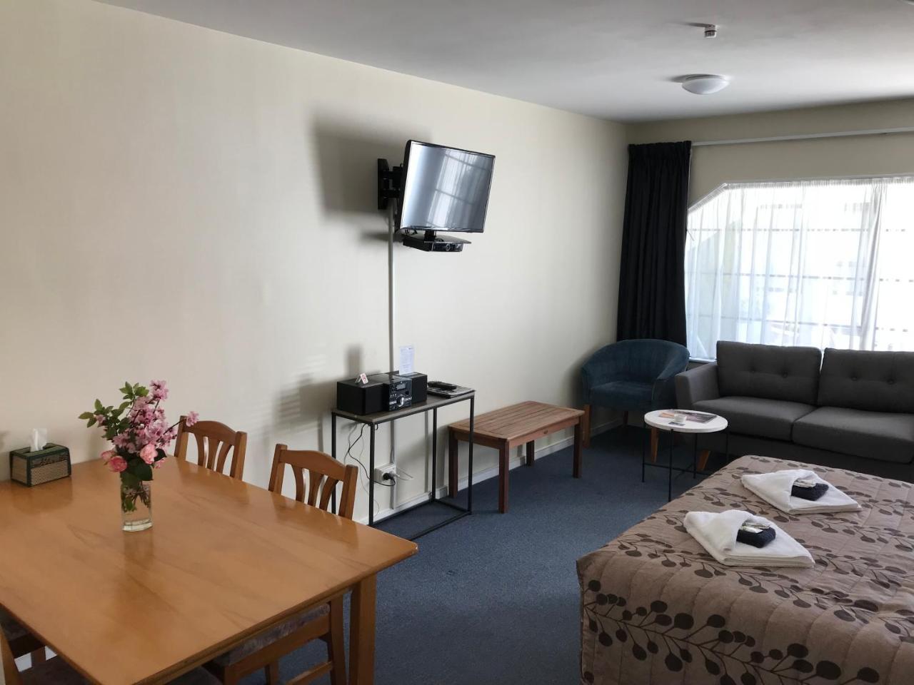 Tudor Lodge Motel Nelson Bagian luar foto