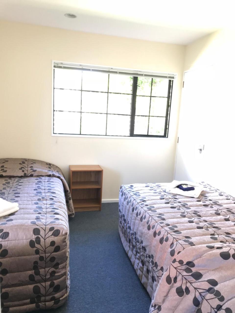 Tudor Lodge Motel Nelson Bagian luar foto